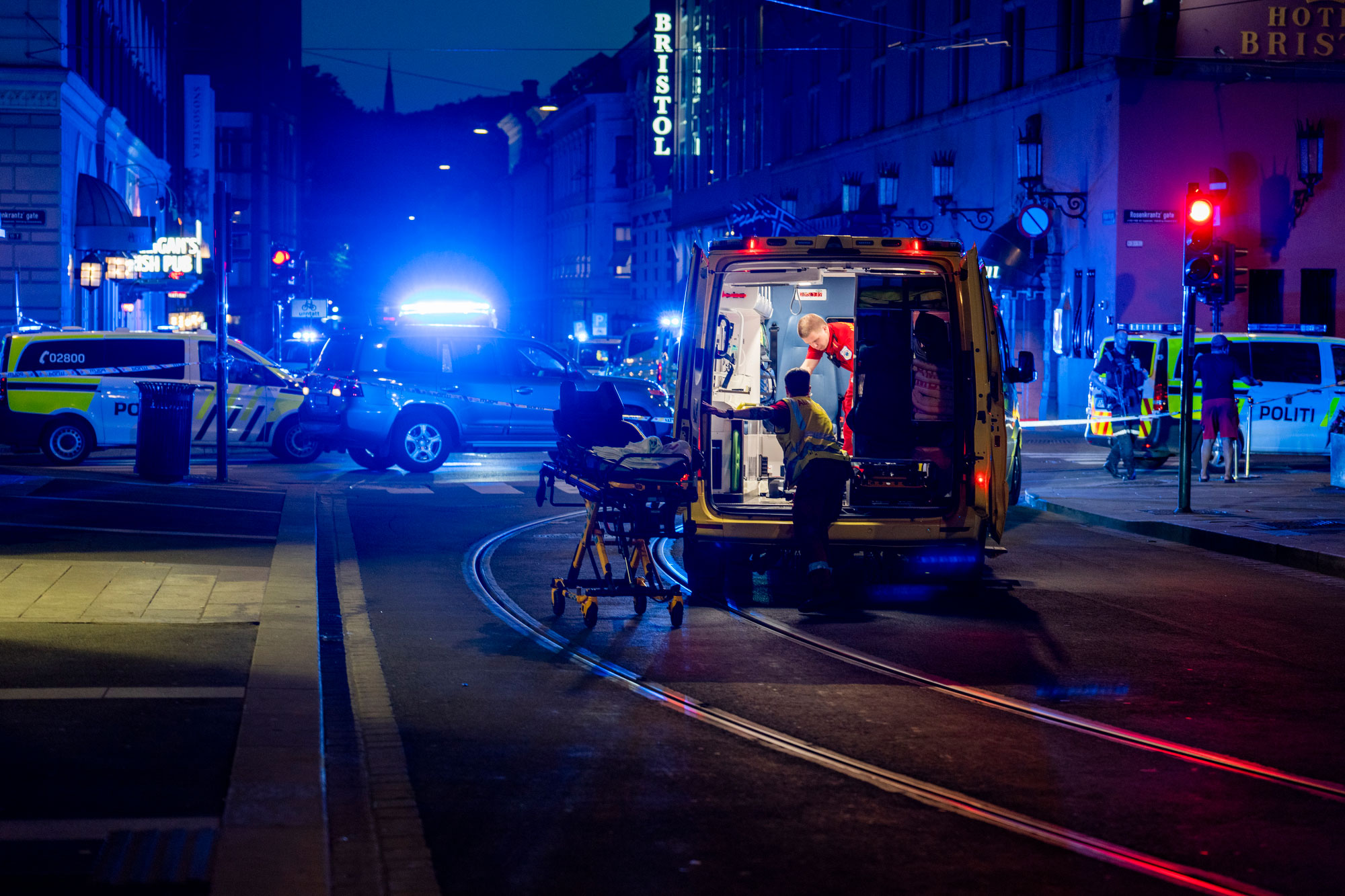 Det ble flere skudd i 1.15-tiden natt til lørdag på utsiden av London pub i sentrum av Oslo. Foto: Javad Parsa / NTB.