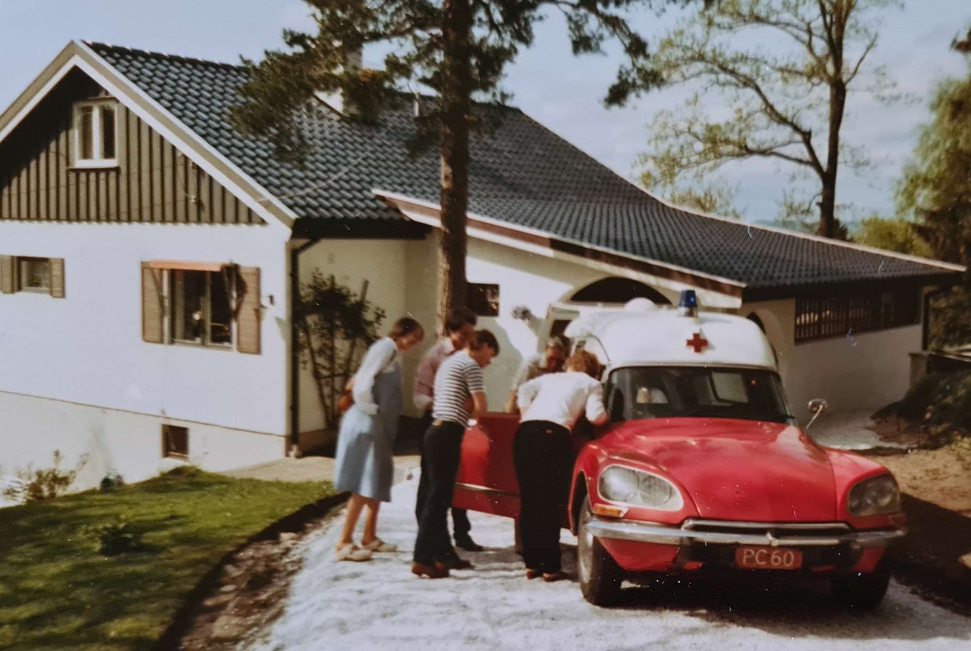 Drosjeeier Sigurd Trydal i Valle i Setesdal nord for Kristiansand fremsto som ihuga Citroën entusiast. Ryktene forteller at hans 1975-modell Citroën 250CD fortsatt lever i beste velgående. Foto: Ståle Vestad.